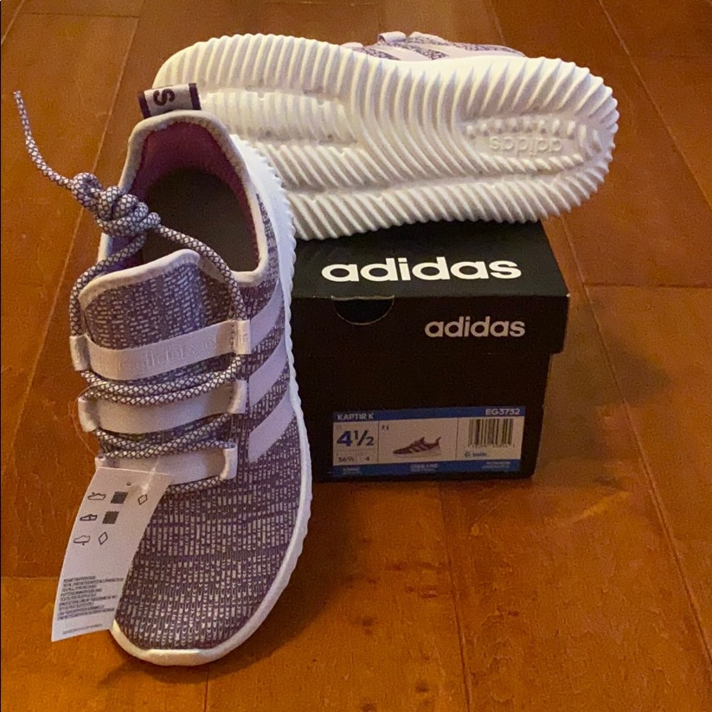 Girls’ Adidas Kaptir K Size 4 1/2